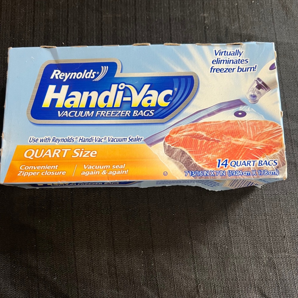 Reynolds Handi-Vac Vacuum Freezer Bags Quart Size 14 Count Zipper Closure Clear